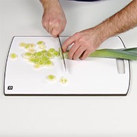 RICARDO Large Non-slip Polypropylene Cutting Board